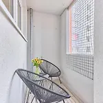 Rosalia -zentrumsnahe Mit Balkon & Parkplatz, Ideal Fuer Familien & Geschaeftsreisende Lägenhet *
