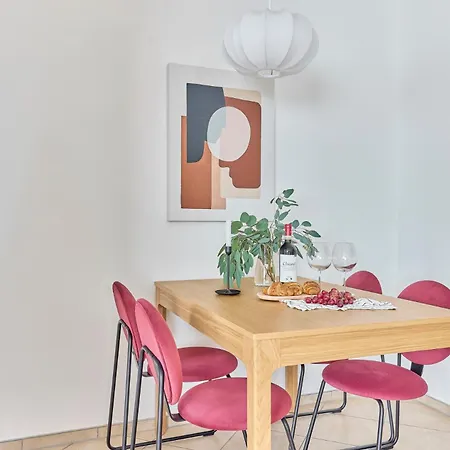 Apartamento Rosalia -Zentrumsnahe Wohnung Mit Balkon & Parkplatz, Ideal Fuer Familien & Geschaeftsreisende