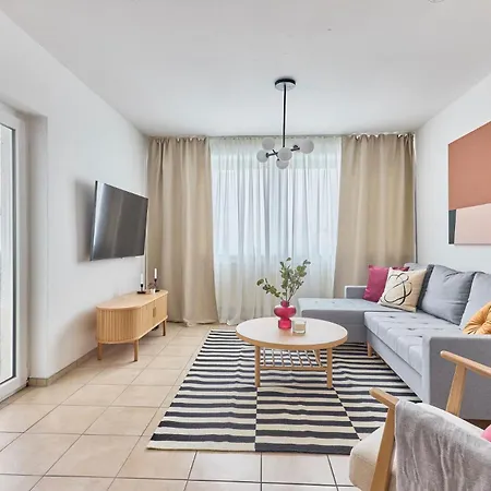 Rosalia -Zentrumsnahe Wohnung Mit Balkon & Parkplatz, Ideal Fuer Familien & Geschaeftsreisende كايزرسلاوترن