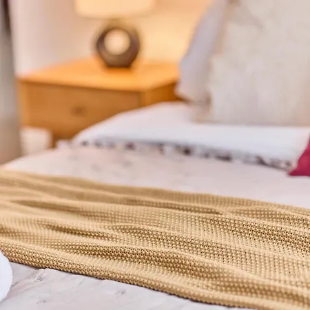 Rosalia -zentrumsnahe Mit Balkon & Parkplatz, Ideal Fuer Familien & Geschaeftsreisende Kaiserslautern