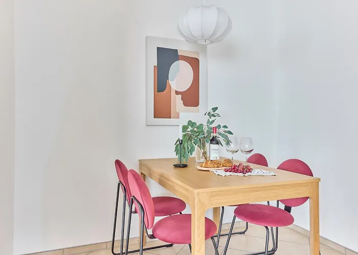 شقة Rosalia -Zentrumsnahe Wohnung Mit Balkon & Parkplatz, Ideal Fuer Familien & Geschaeftsreisende