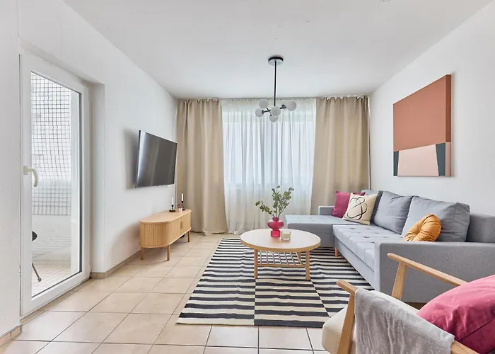 Rosalia -Zentrumsnahe Wohnung Mit Balkon & Parkplatz, Ideal Fuer Familien & Geschaeftsreisende كايزرسلاوترن