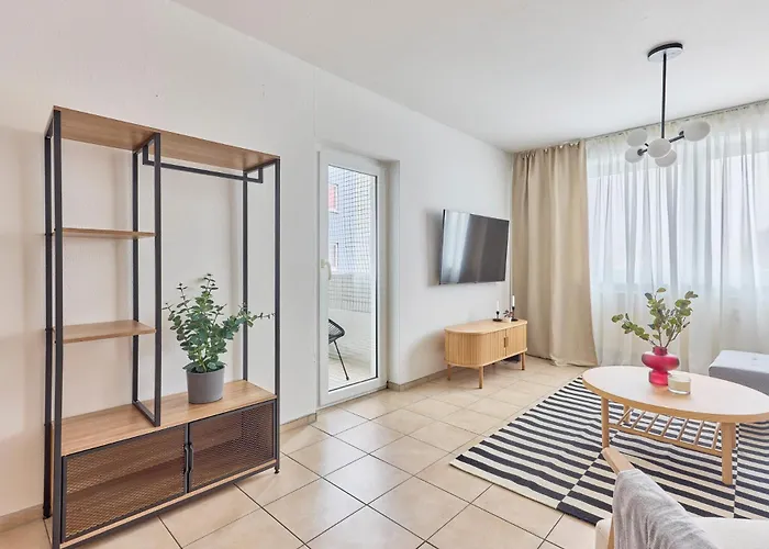 Apartamento Rosalia -Zentrumsnahe Wohnung Mit Balkon & Parkplatz, Ideal Fuer Familien & Geschaeftsreisende