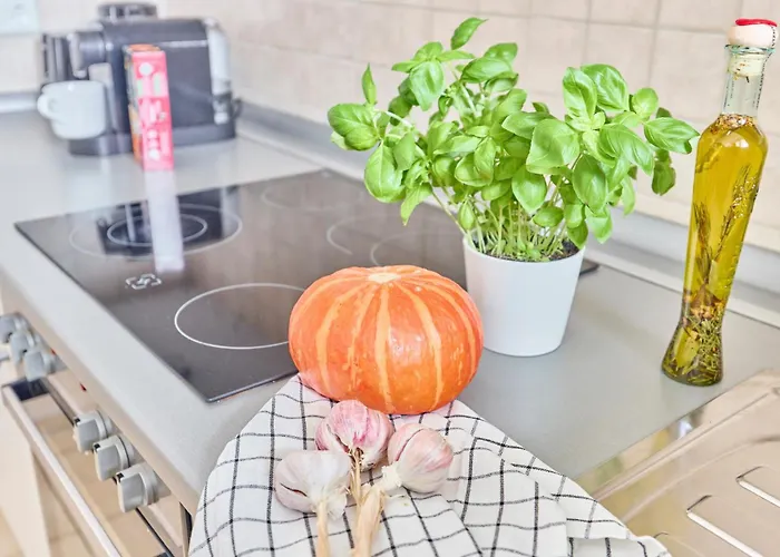 Apartamento Rosalia -Zentrumsnahe Wohnung Mit Balkon & Parkplatz, Ideal Fuer Familien & Geschaeftsreisende