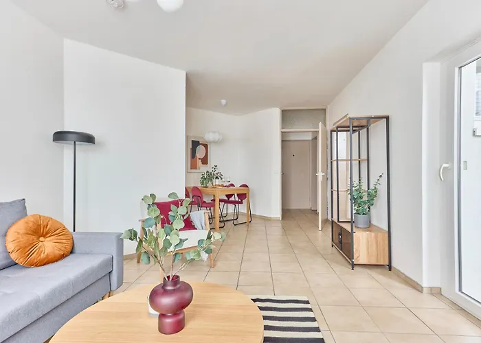 Rosalia -Zentrumsnahe Wohnung Mit Balkon & Parkplatz, Ideal Fuer Familien & Geschaeftsreisende Kaiserslautern