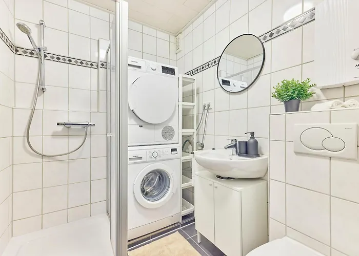 شقة Rosalia -Zentrumsnahe Wohnung Mit Balkon & Parkplatz, Ideal Fuer Familien & Geschaeftsreisende