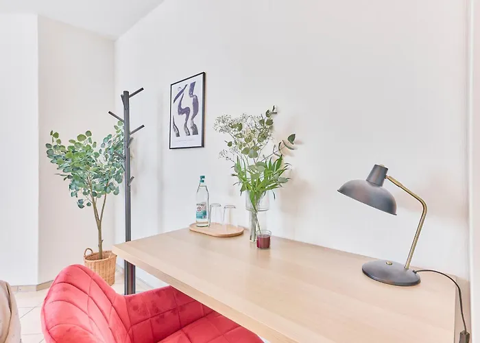 Rosalia -Zentrumsnahe Wohnung Mit Balkon & Parkplatz, Ideal Fuer Familien & Geschaeftsreisende *