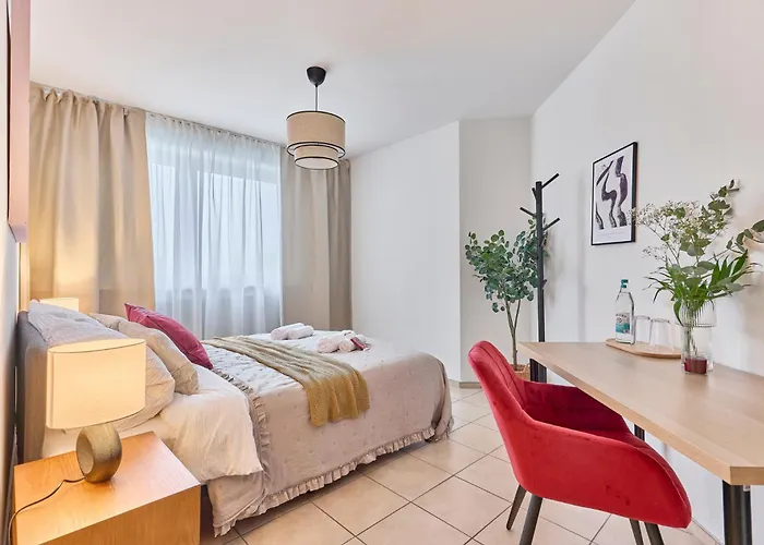 Apartamento Rosalia -Zentrumsnahe Wohnung Mit Balkon & Parkplatz, Ideal Fuer Familien & Geschaeftsreisende